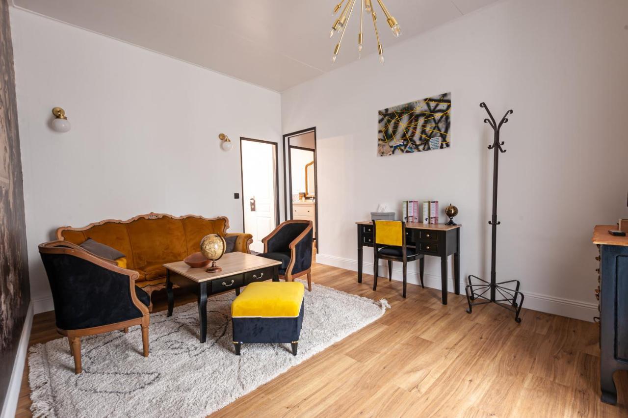 Chateau Des Ayes - Chambres & Suites Saint-Étienne-de-Saint-Geoirs Εξωτερικό φωτογραφία