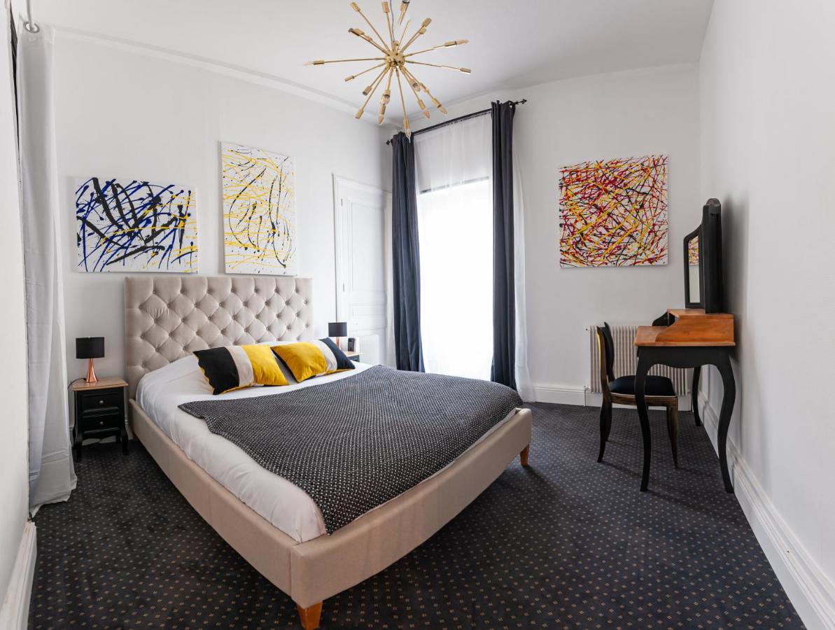 Chateau Des Ayes - Chambres & Suites Saint-Étienne-de-Saint-Geoirs Εξωτερικό φωτογραφία