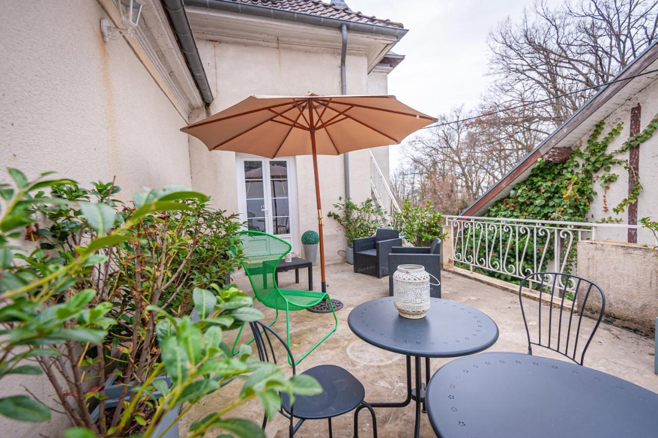 Chateau Des Ayes - Chambres & Suites Saint-Étienne-de-Saint-Geoirs Εξωτερικό φωτογραφία