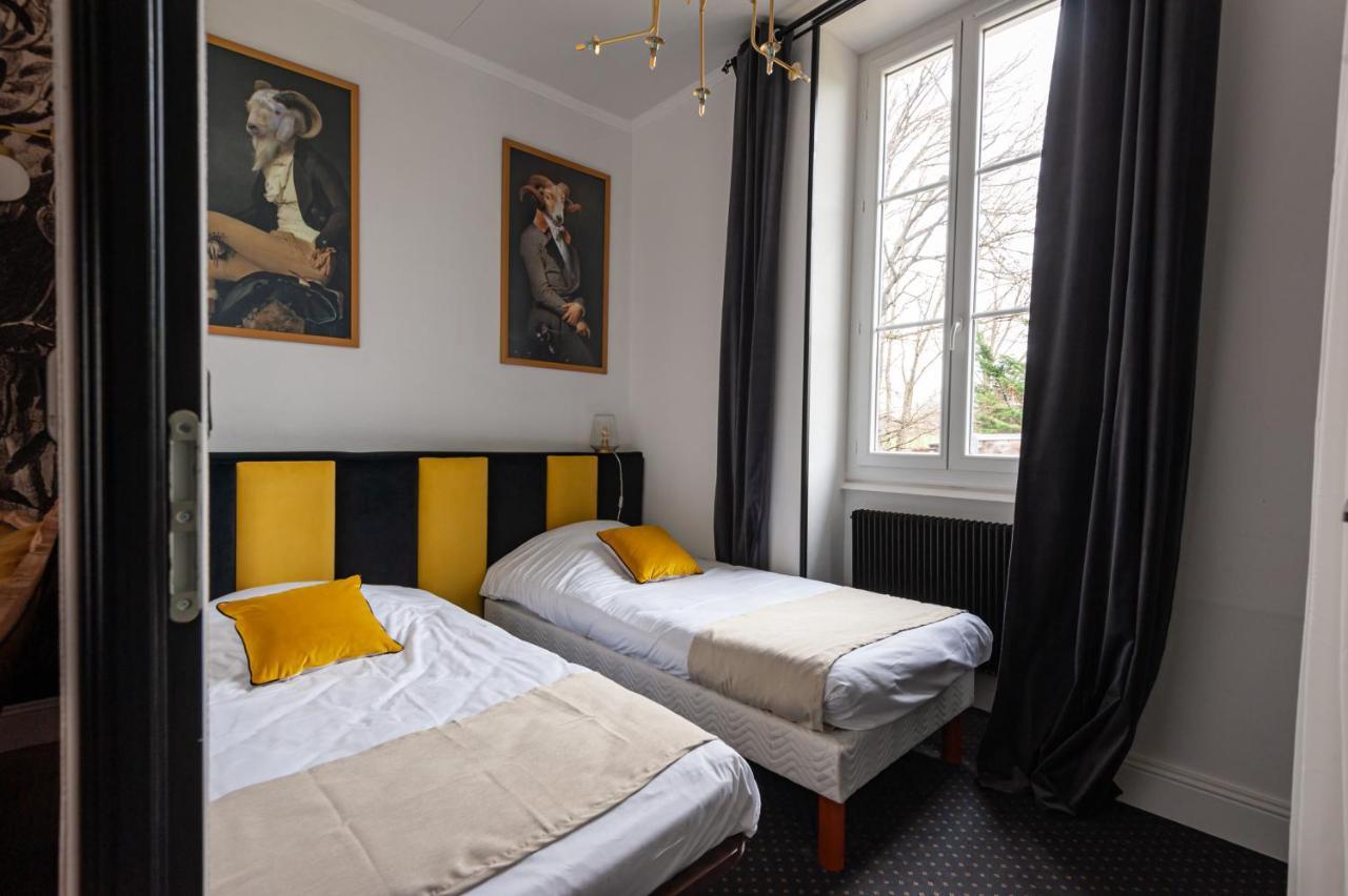 Chateau Des Ayes - Chambres & Suites Saint-Étienne-de-Saint-Geoirs Εξωτερικό φωτογραφία