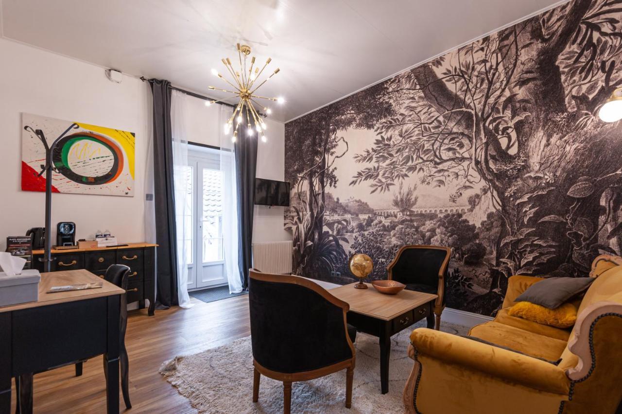Chateau Des Ayes - Chambres & Suites Saint-Étienne-de-Saint-Geoirs Εξωτερικό φωτογραφία