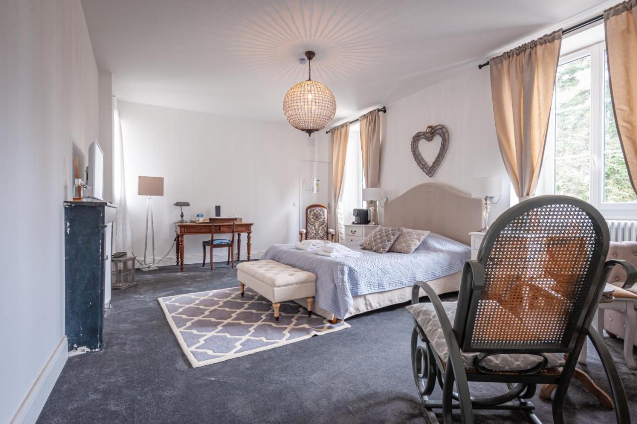 Chateau Des Ayes - Chambres & Suites Saint-Étienne-de-Saint-Geoirs Εξωτερικό φωτογραφία