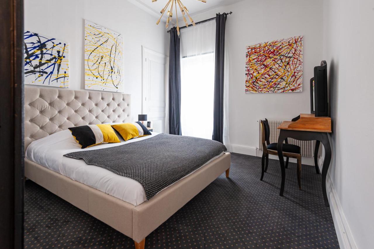 Chateau Des Ayes - Chambres & Suites Saint-Étienne-de-Saint-Geoirs Εξωτερικό φωτογραφία