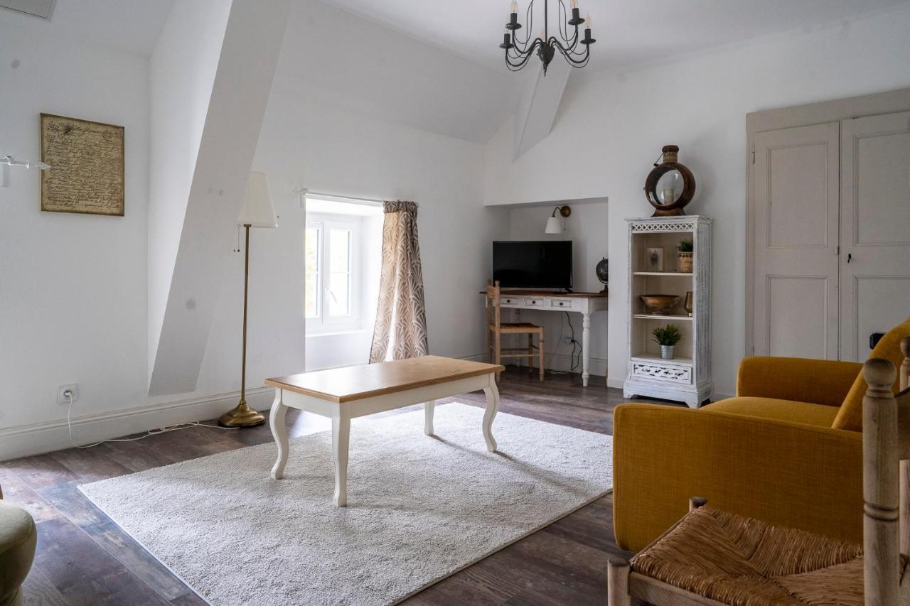 Chateau Des Ayes - Chambres & Suites Saint-Étienne-de-Saint-Geoirs Εξωτερικό φωτογραφία