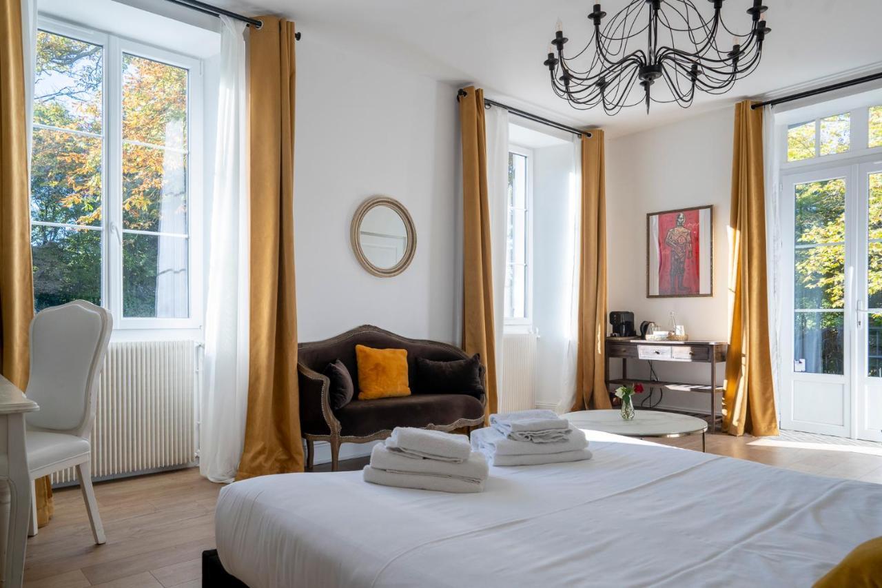 Chateau Des Ayes - Chambres & Suites Saint-Étienne-de-Saint-Geoirs Εξωτερικό φωτογραφία